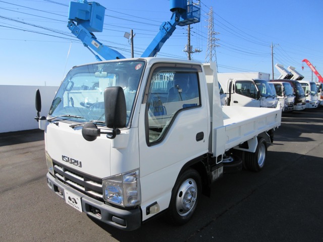 Isuzu Elf 1