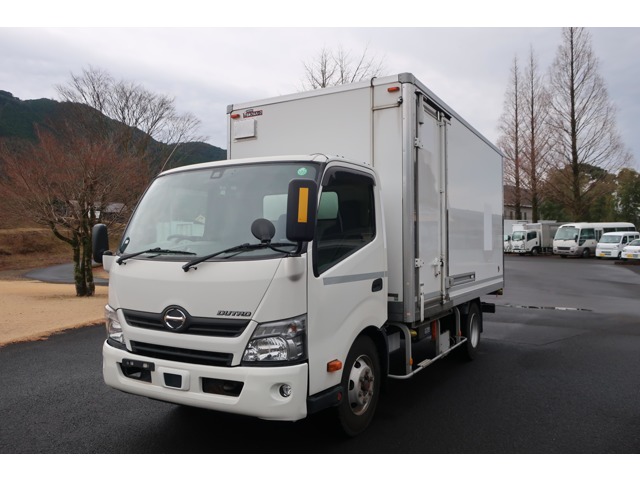 Hino Dutro 1