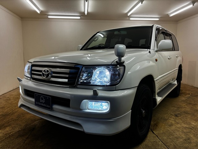 Toyota Land Cruiser 100 2