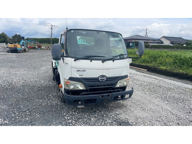 Hino Dutro 1