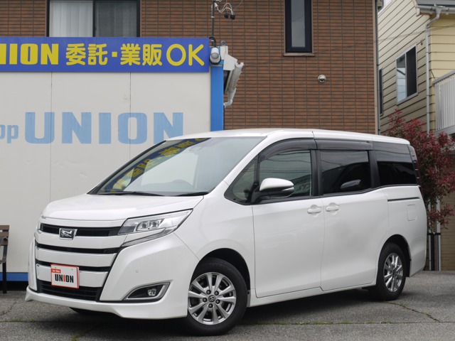Toyota Noah 1