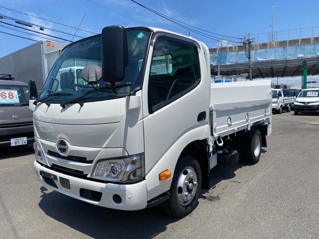 Hino Dutro 1