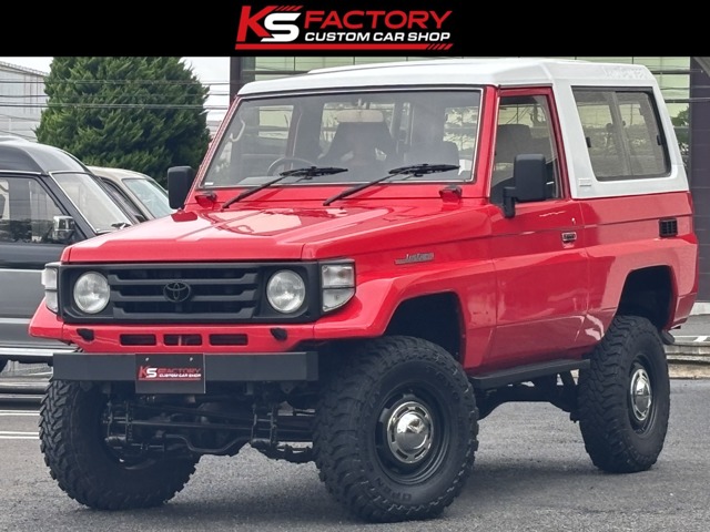 Toyota Land Cruiser 70 2