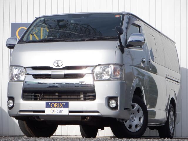 Toyota Hiace Van 1