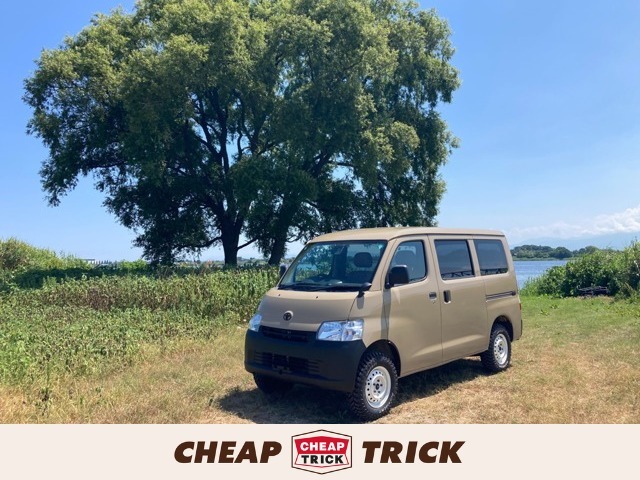 Toyota Light Ace Van 1