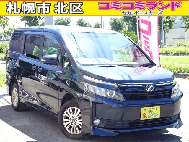 Toyota Voxy 1