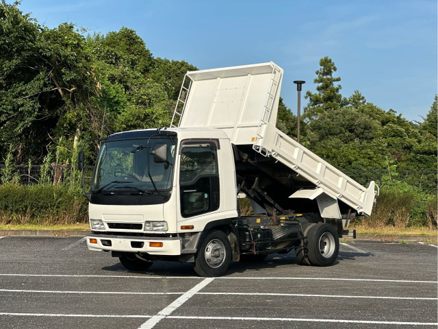 Isuzu Forward 1
