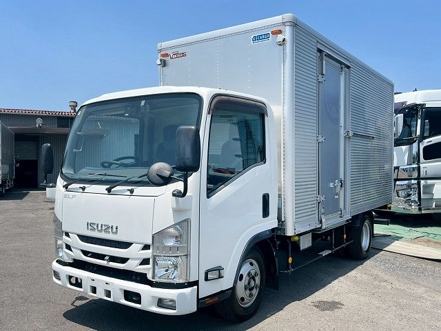 Isuzu Elf 1