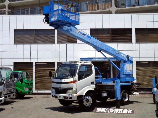 Hino Dutro 1
