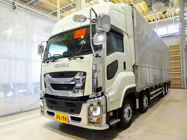 2025 Isuzu Giga