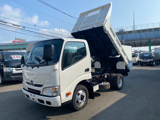 2013 Hino Dutro