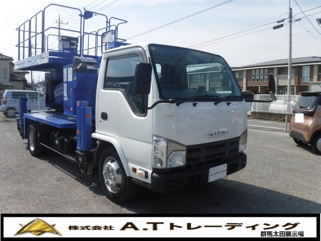 Isuzu Elf 1