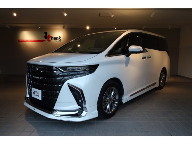 Toyota Alphard 1