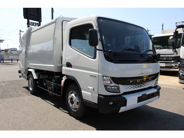 Mitsubishi Fuso Canter 1