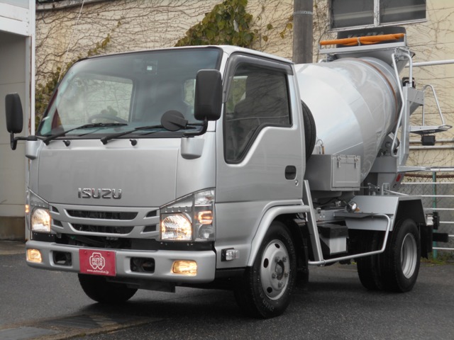 Isuzu Elf 1