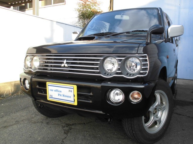 Mitsubishi Pajero Mini 1
