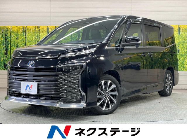 Toyota Voxy 1