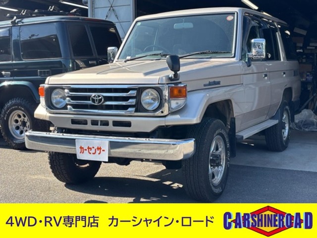 Toyota Land Cruiser 70 2