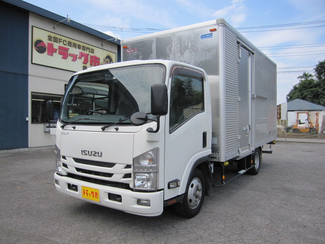 Isuzu Elf 1