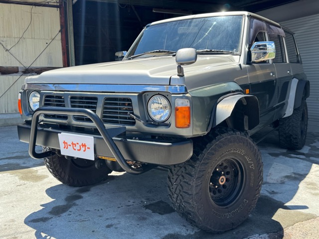 Nissan Safari 1