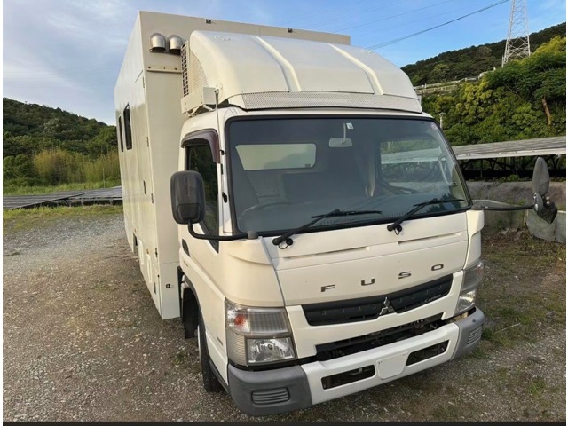 Mitsubishi Fuso Canter 1