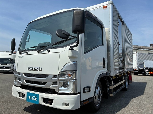 Isuzu Elf 1
