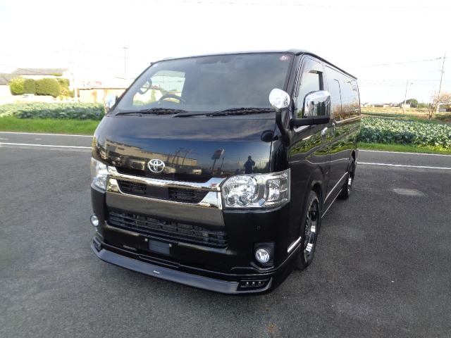 Toyota Hiace Van 1