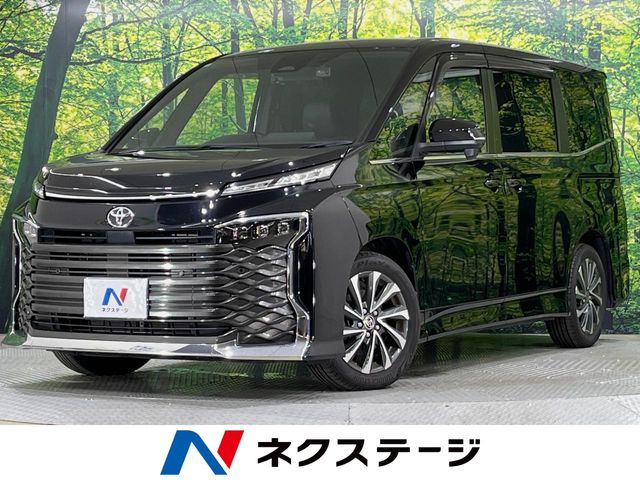 Toyota Voxy 1