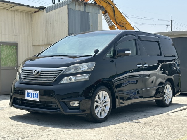 Toyota Vellfire 1