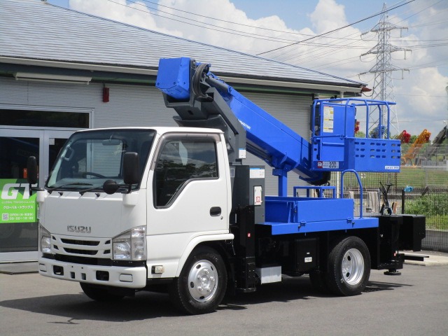 2018 Isuzu Elf