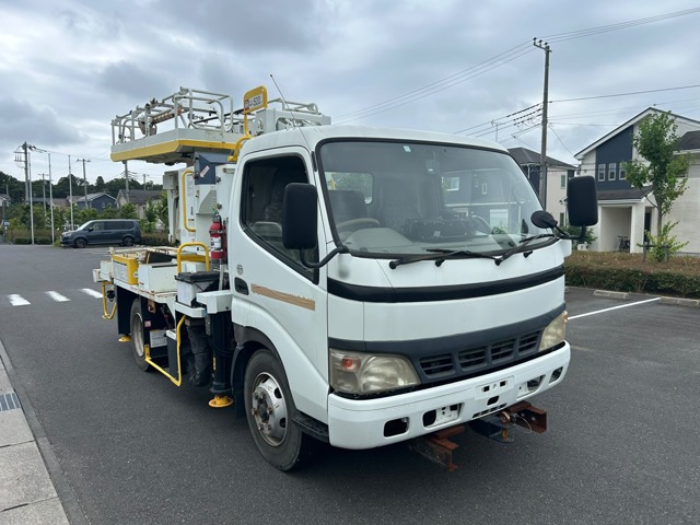 Hino Dutro 1