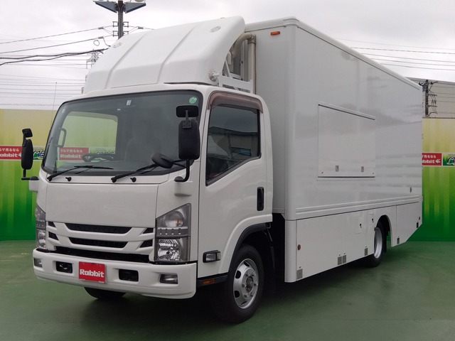 Isuzu Elf 1