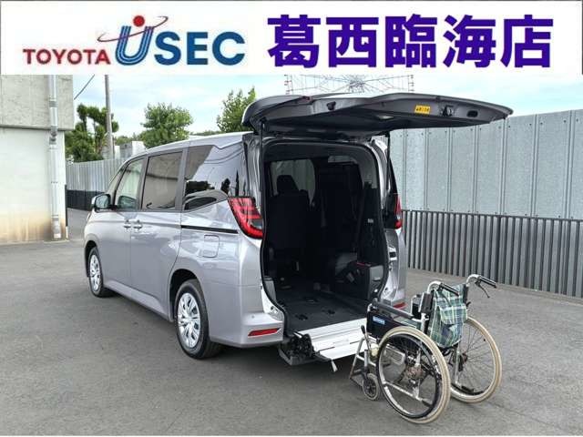 Toyota Noah 1
