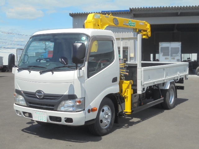Hino Dutro 1