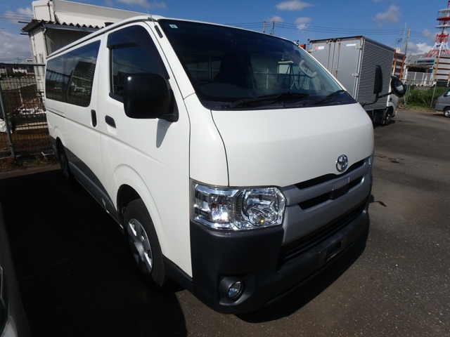 Toyota Hiace Van 1