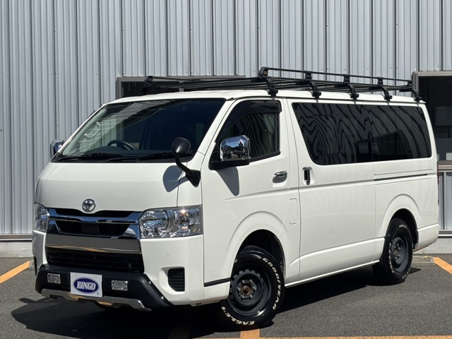 Toyota Hiace Van 1