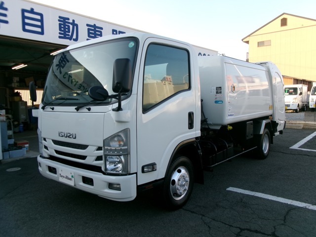 2018 Isuzu Elf