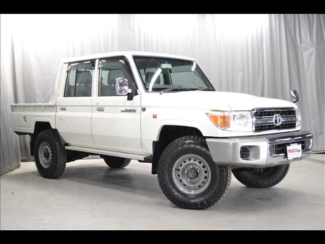 Toyota Land Cruiser 70 Pickup 1