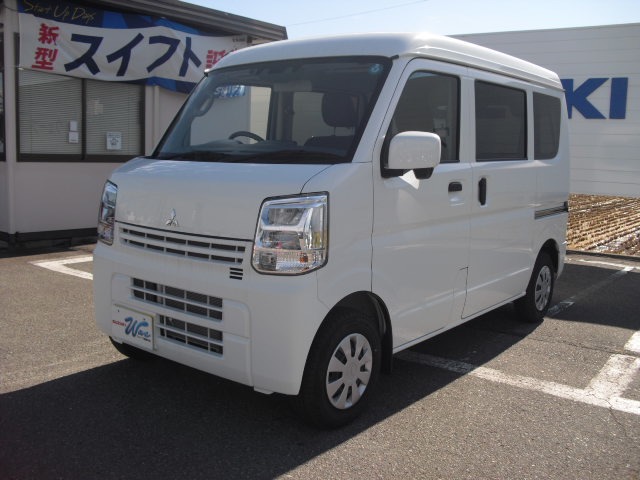 Mitsubishi Minicab Van 1