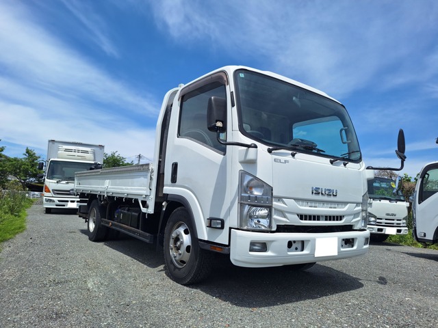 Isuzu Elf 1