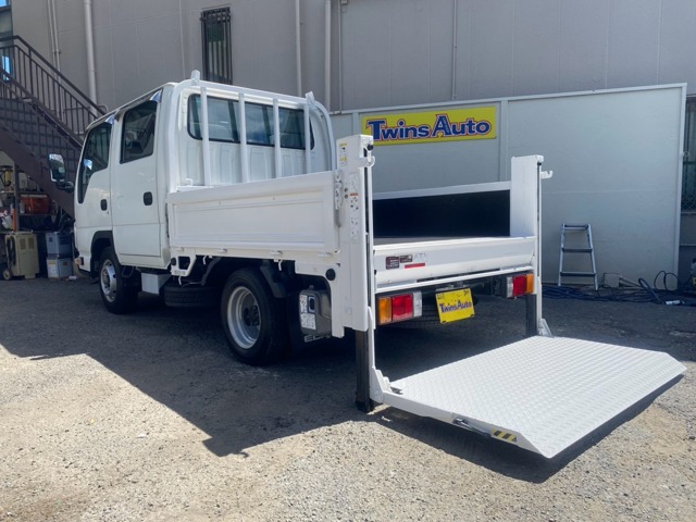 Isuzu Elf 1