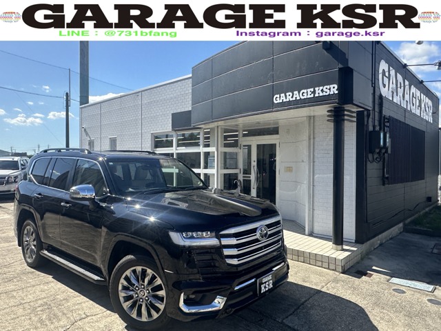 Toyota Land Cruiser 300 2