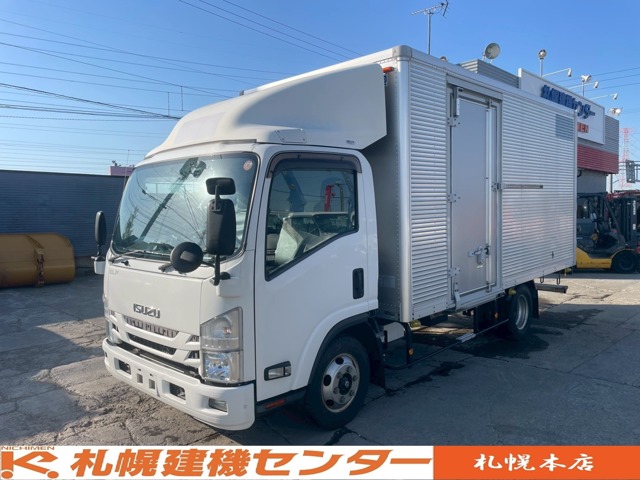 Isuzu Elf 1