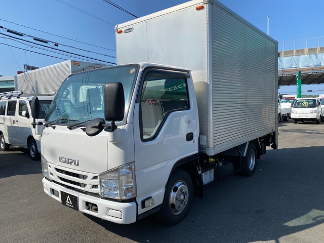 Isuzu Elf 1