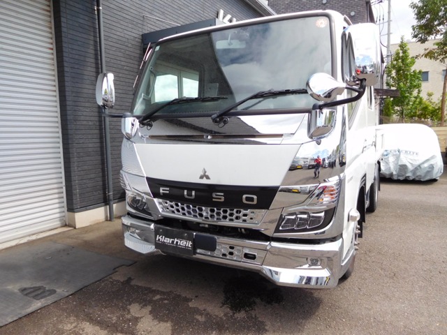 Mitsubishi Fuso Canter 1