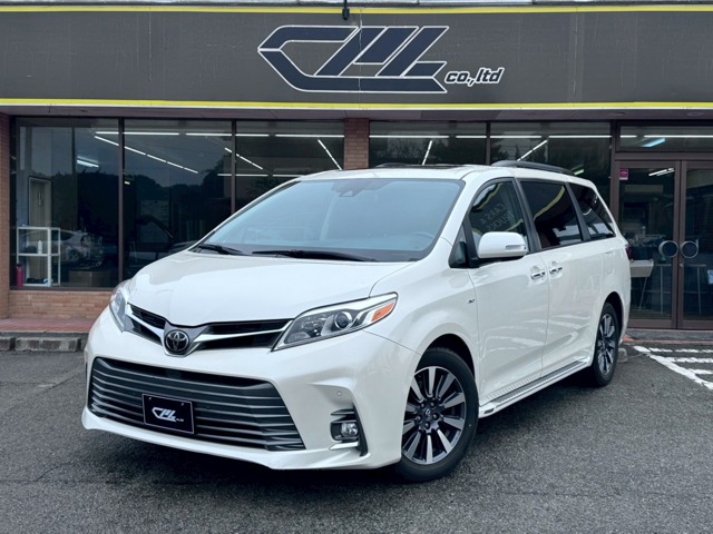 Toyota シエナ 1