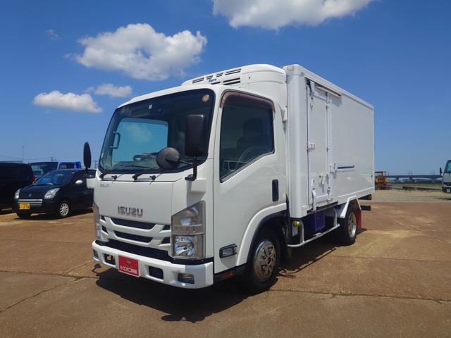 Isuzu Elf 1