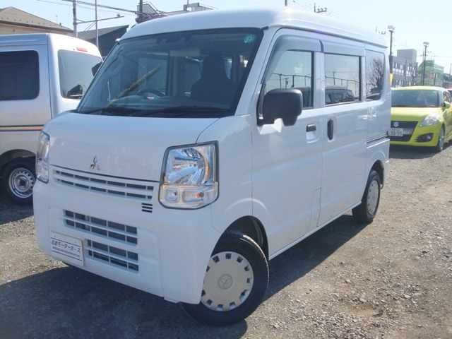 Mitsubishi Minicab Van 1