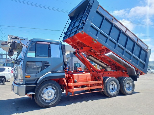 UD Trucks Big Thumb 1