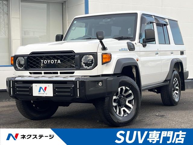 Toyota Land Cruiser 70 2